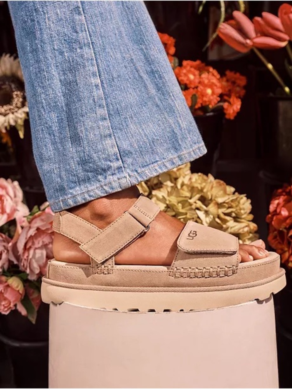 UGG Women's Goldenstar Flat Platform Lug-Sole Sandal in Sand - Picture 2 of 15